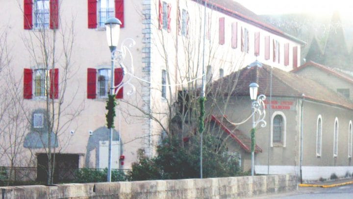 Pont du College scaled e1687870107114