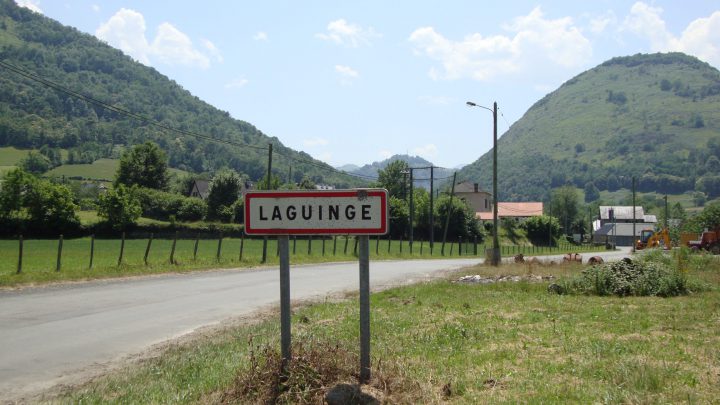 Laguinge Laguinge Restoue Pyr Atl Fr paysage avec le Chapeau de Gendarme scaled 1