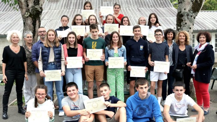 remise Brevet diplomes Jaureguy e1667397664665