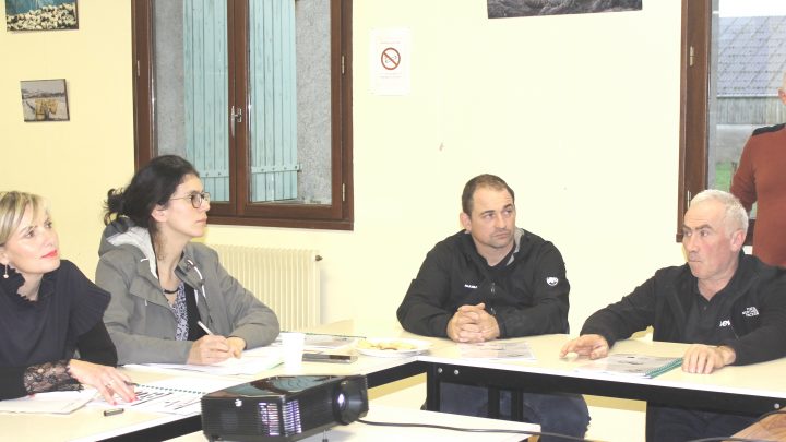 Deux sous-préfètes au centre ovin