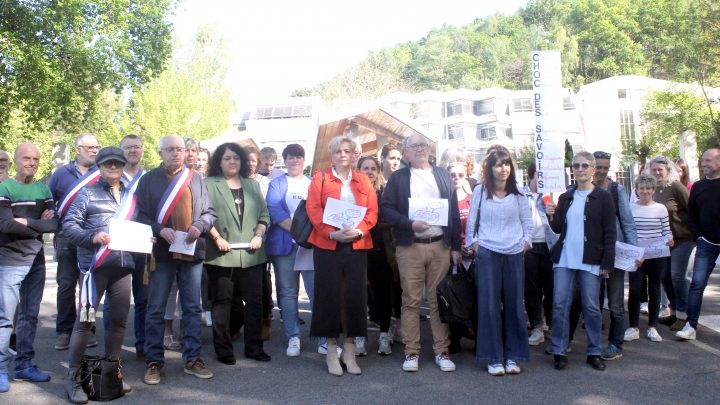 Rassemblement devant le collège Argia de Mauléon