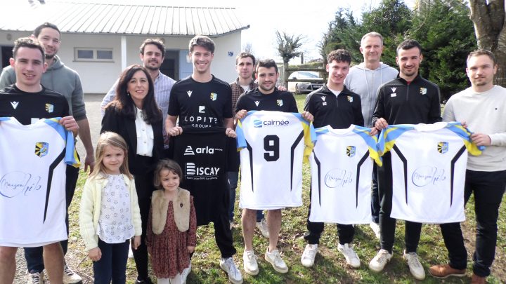 REMISE DE MAILLOTS RUGBY 2025
