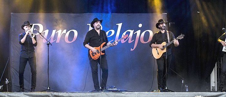 Puro Relajo 04