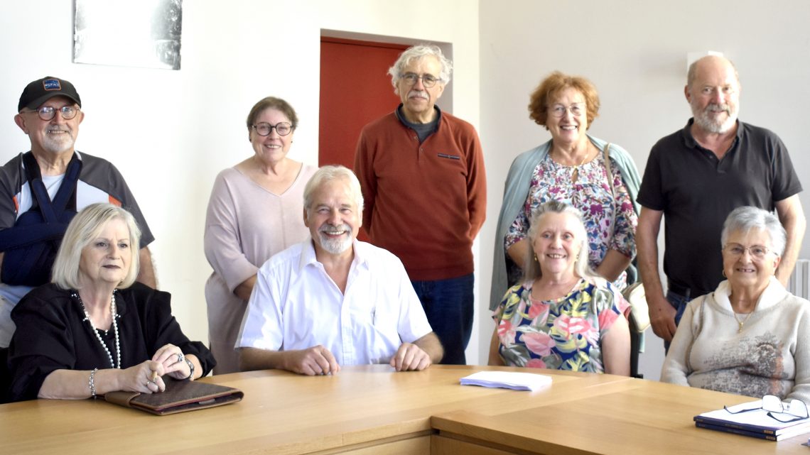 Une association pour défendre le porte-à-porte