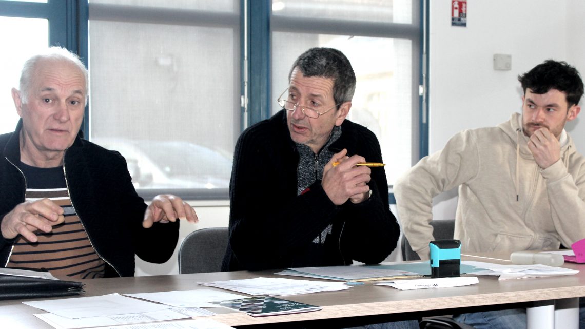 Beaucoup de juvéniles dans le Saison