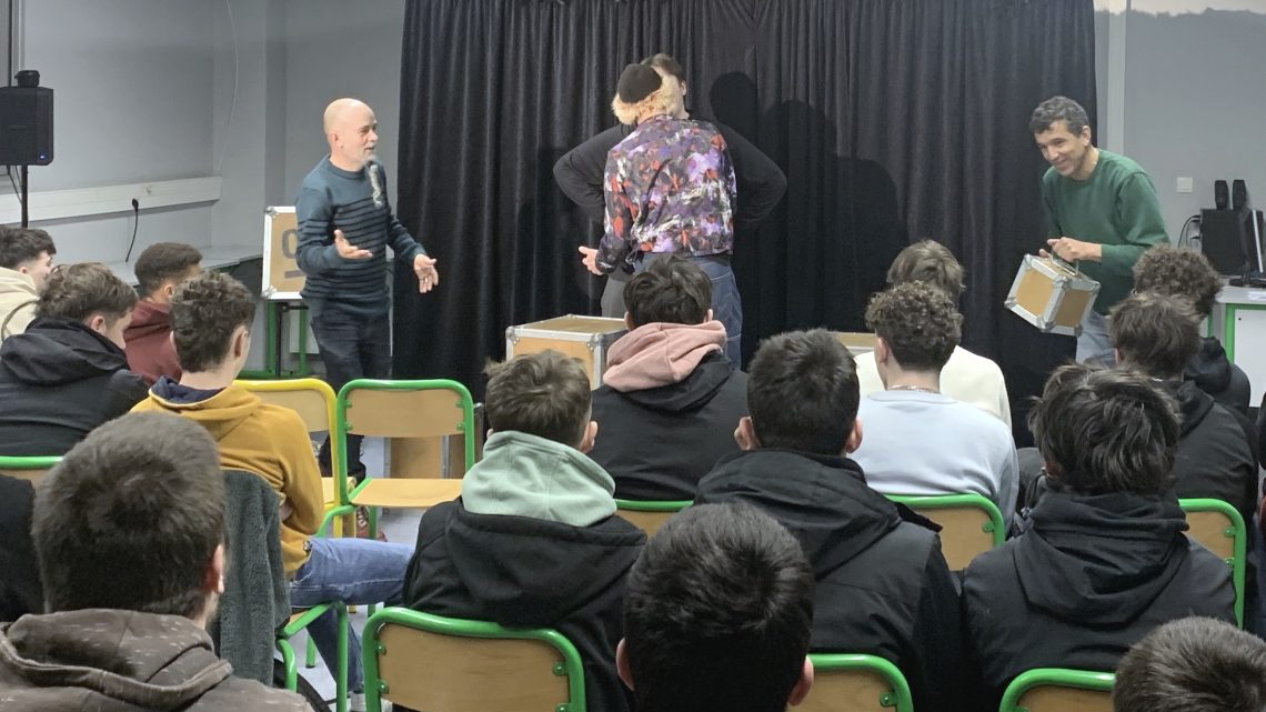 INTERVENTION THEATRE AU LP CHAMPO